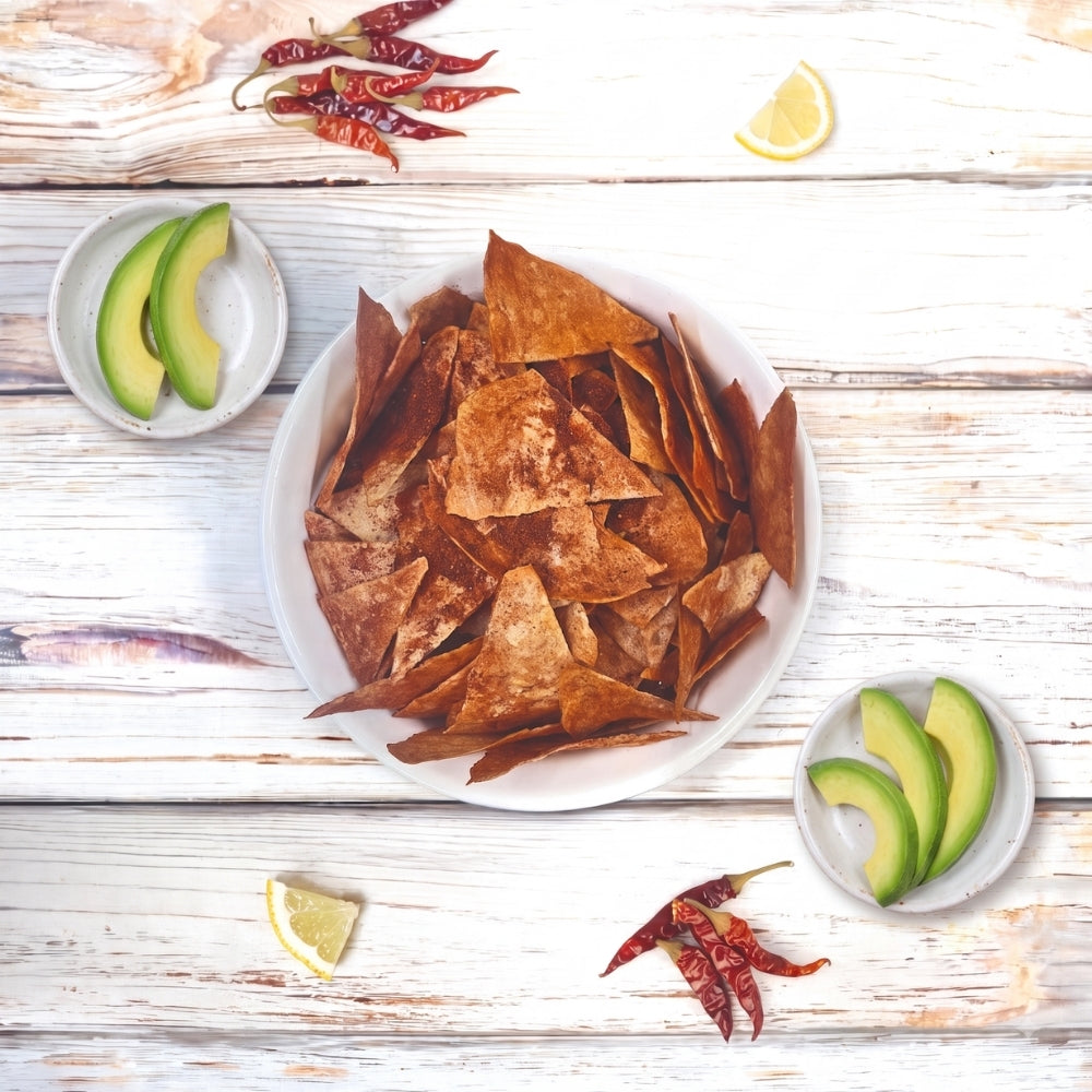Totopos de yuca con limón y chile