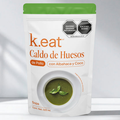 Caldo de Huesos de Pollo con Albahaca y Coco