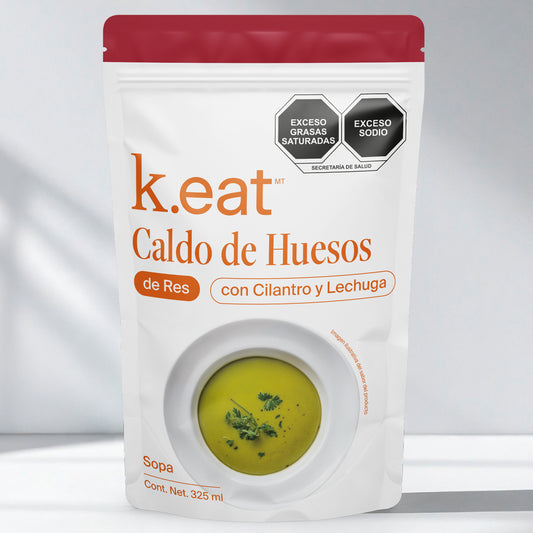 Caldo de Huesos de Res con Cilantro y Lechuga