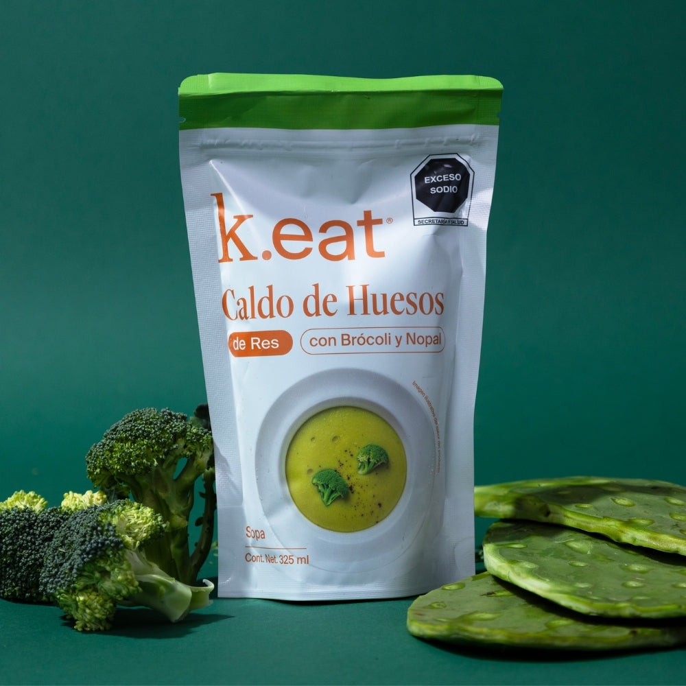 Caldo de Huesos de Res con Brócoli y Nopal