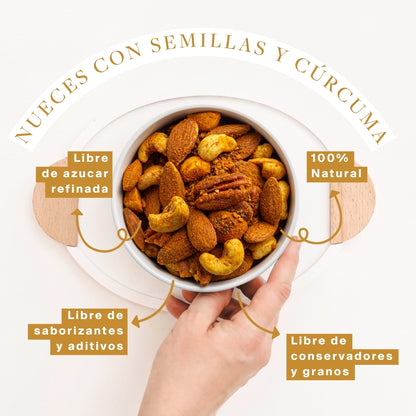 Nueces con semillas y cúrcuma